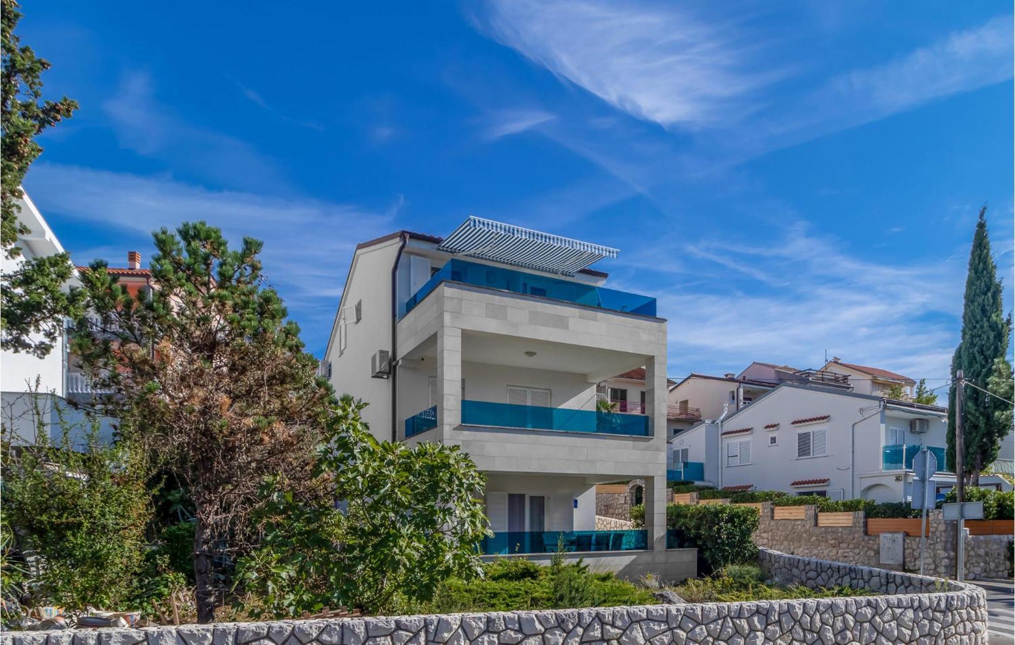 Stunning Apartment In Dramalj With House Sea View Exterior foto