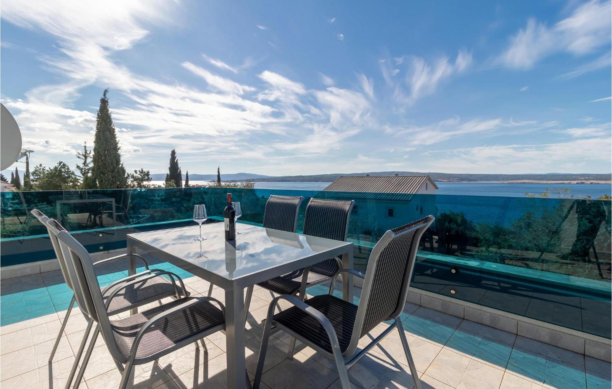 Stunning Apartment In Dramalj With House Sea View Exterior foto