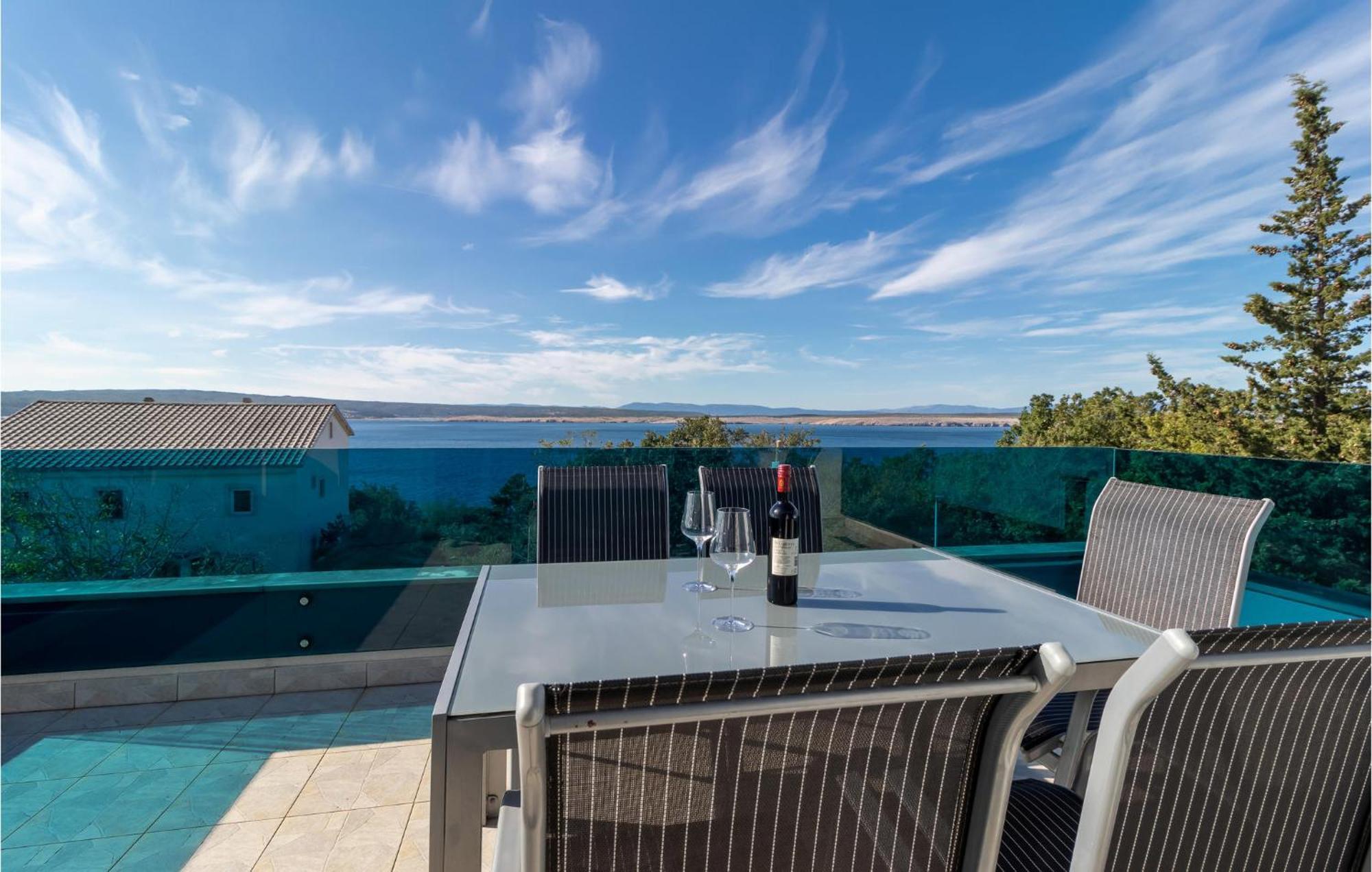 Stunning Apartment In Dramalj With House Sea View Exterior foto